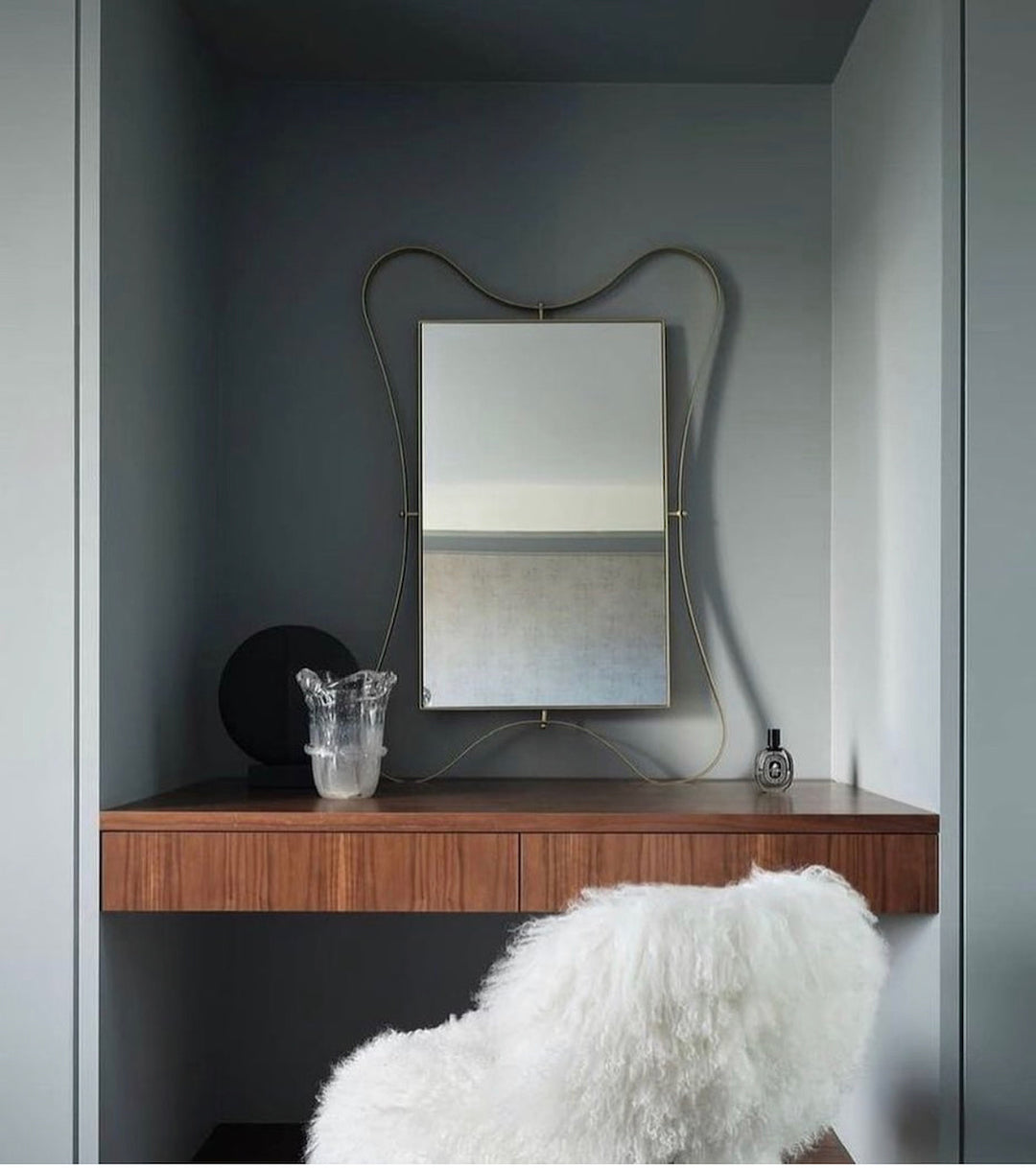 Romance was born - How to create beauty and mystique with mirrors