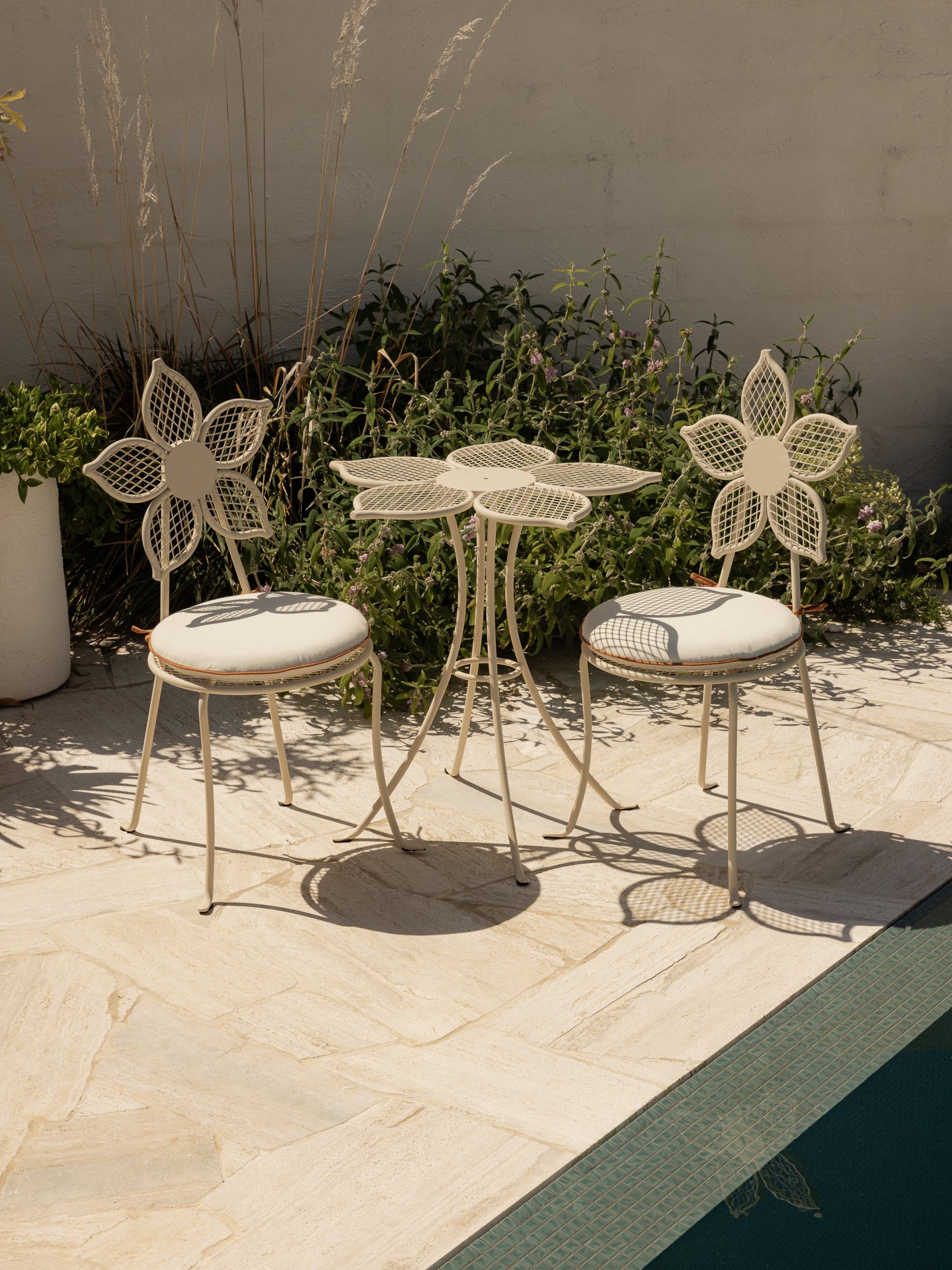 Flower Table – Rachel Donath