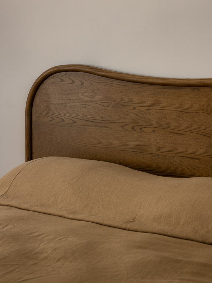 Remy Bedhead Saddle