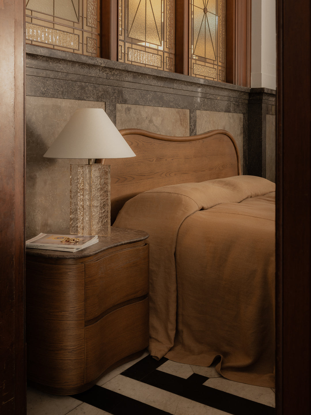 Remy Bedside Saddle